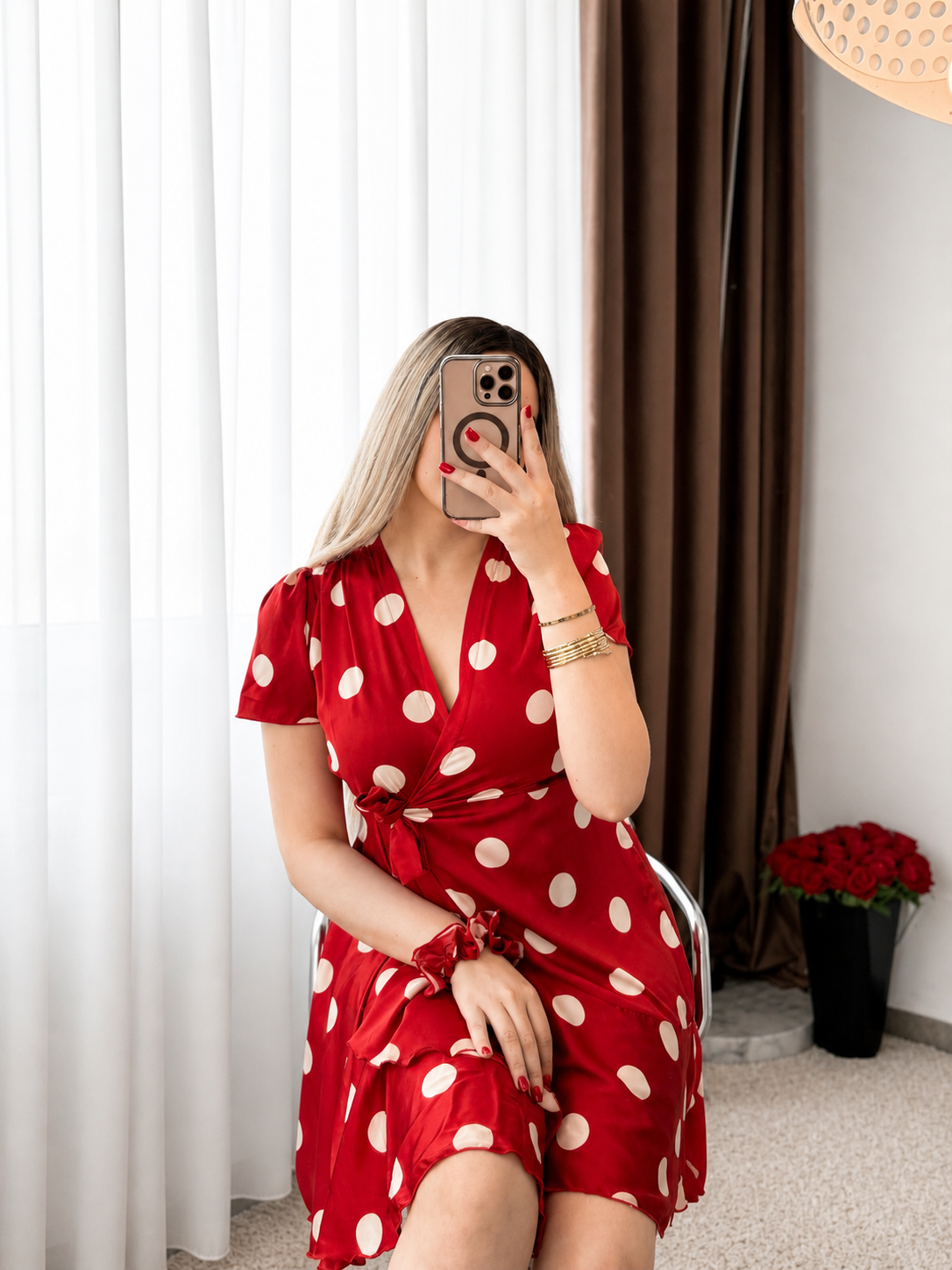 Robe soyeuse fond rouge et blanc DOTTY