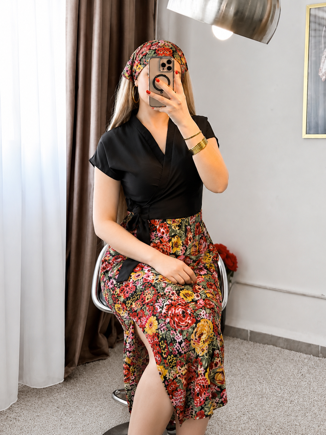 Ensemble trois pieces haut uni noir pantalon chelka motif à fleurs LELA