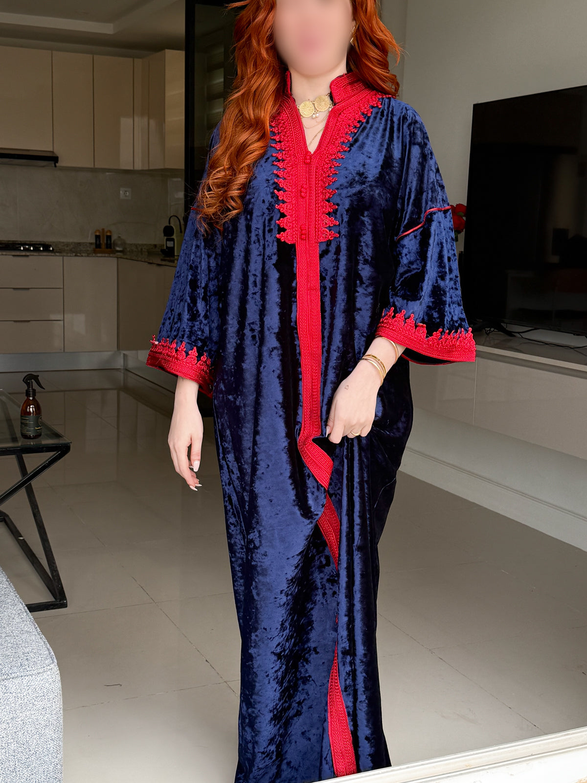 Jebba velours bleu nuit galon rouge SULANA