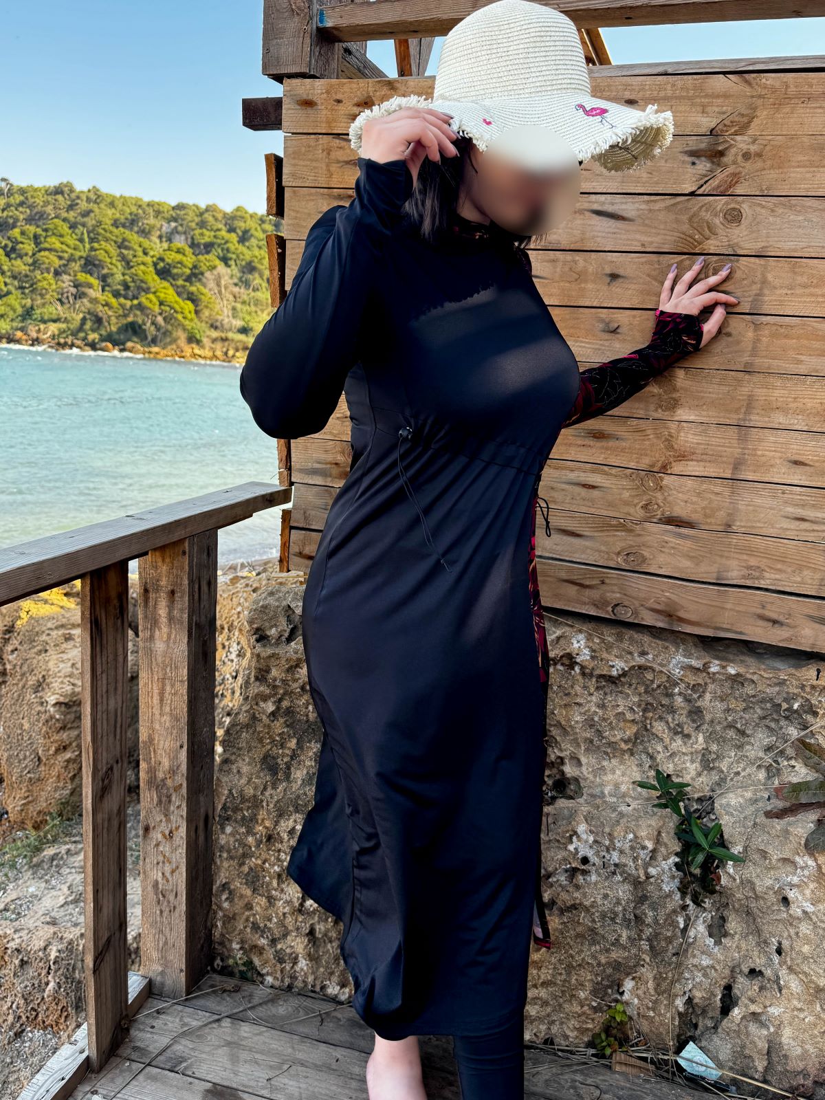Burkini 3 pièces noir a motif rouge CORALINE