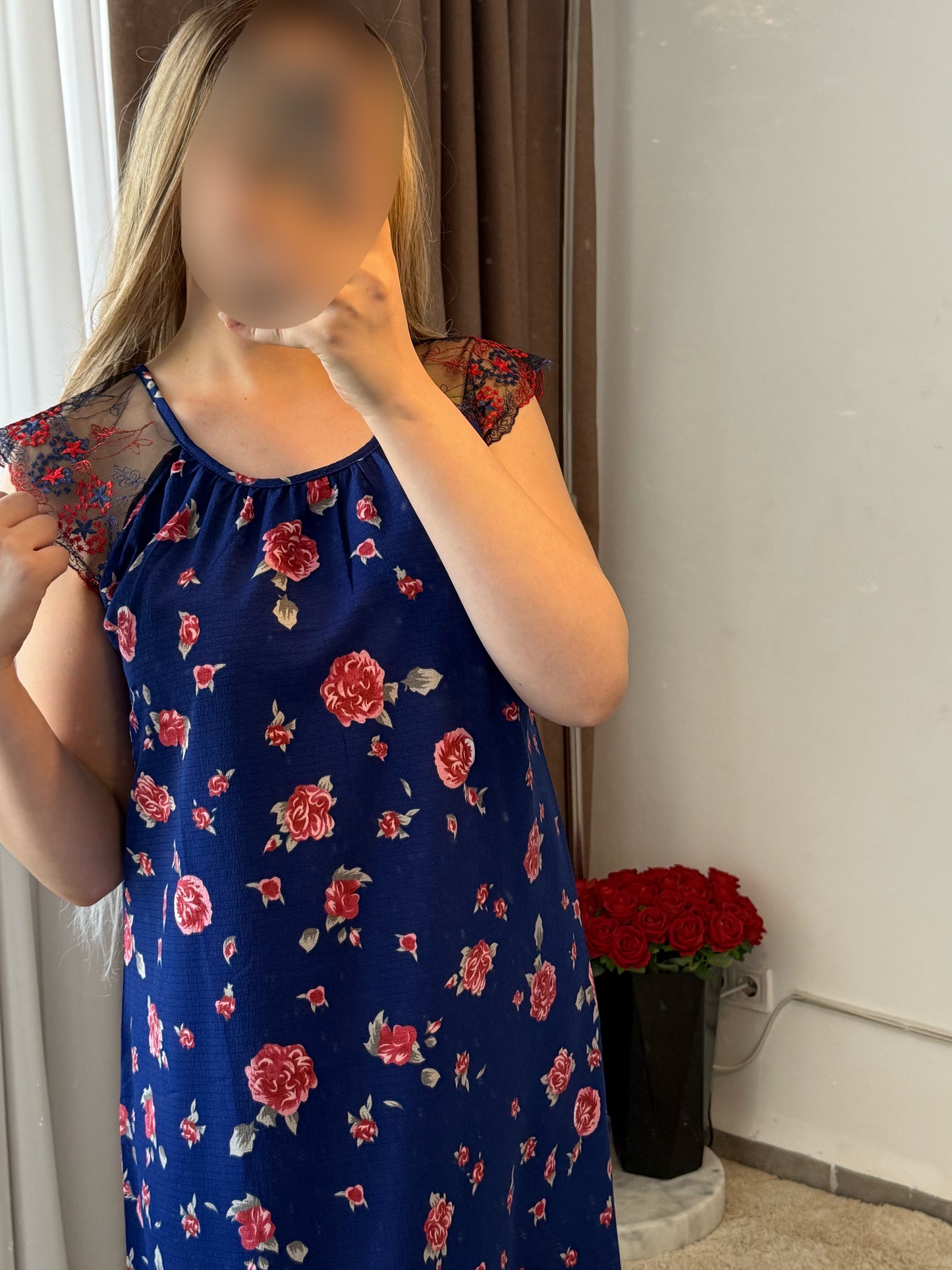 Robe nuisette bleu motif a fleur rouge NISSA