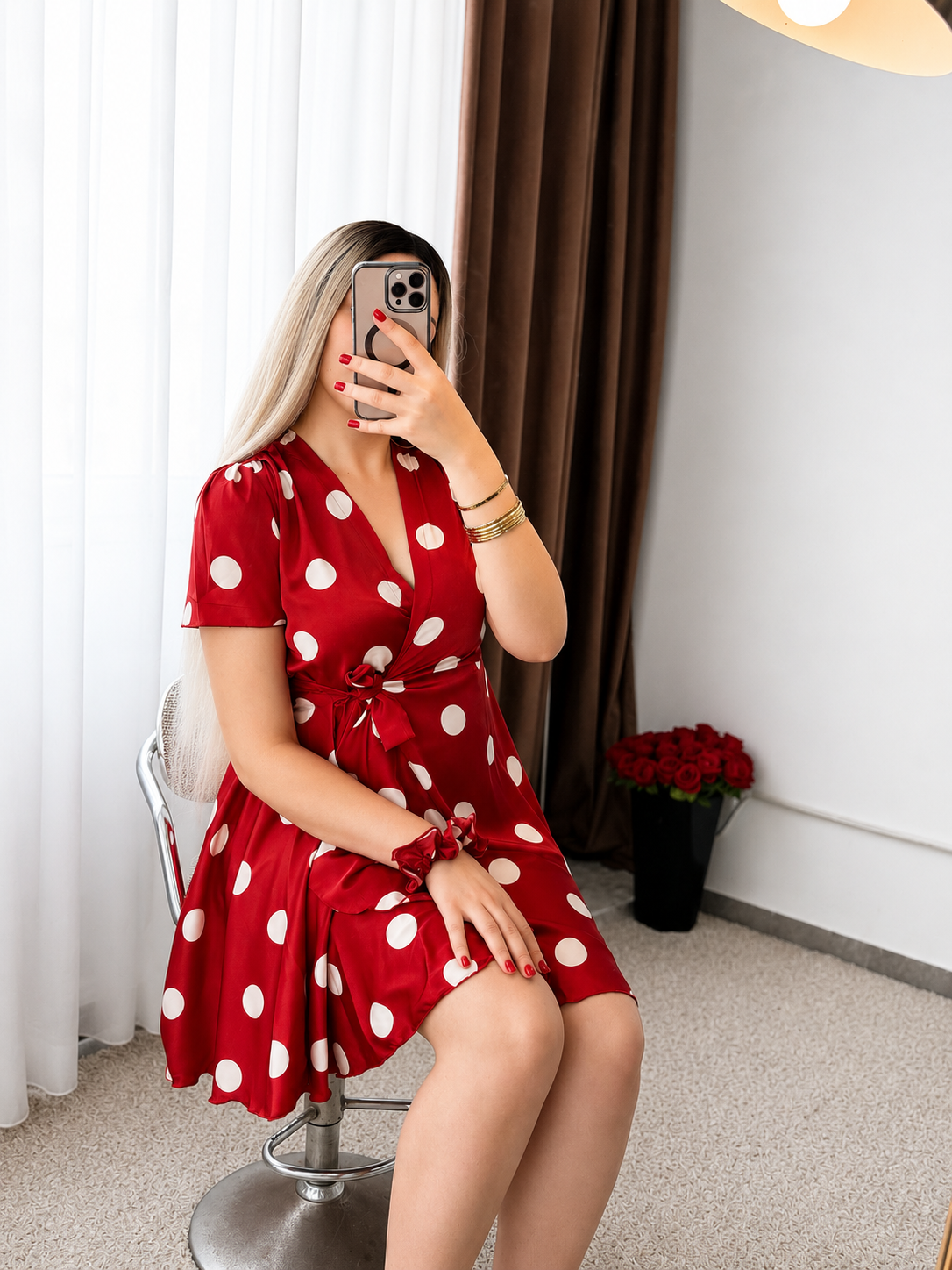 Robe soyeuse fond rouge et blanc DOTTY