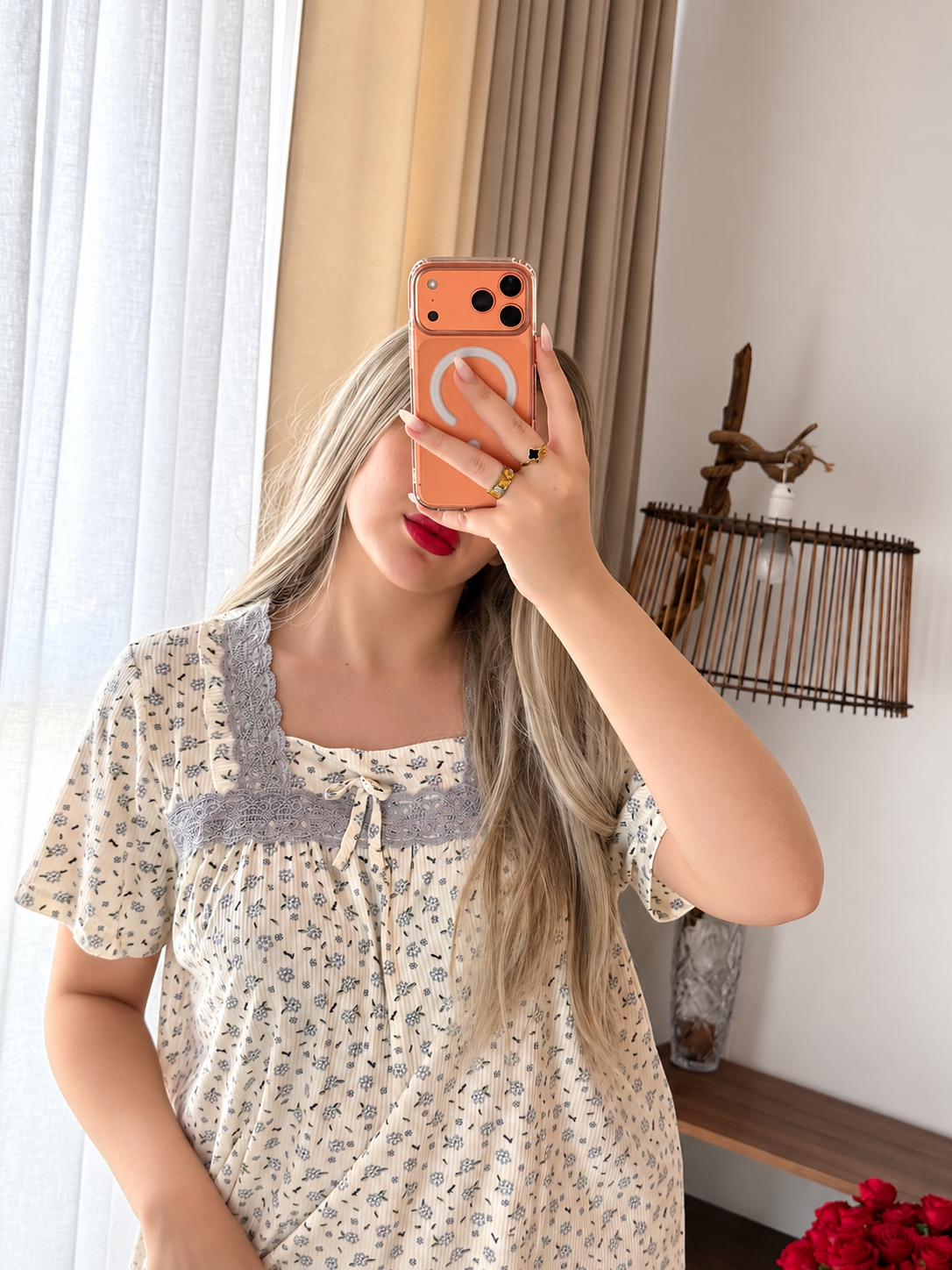 Robe nuisette blanc dentelle gris motif a fleur bleu cial WISSA