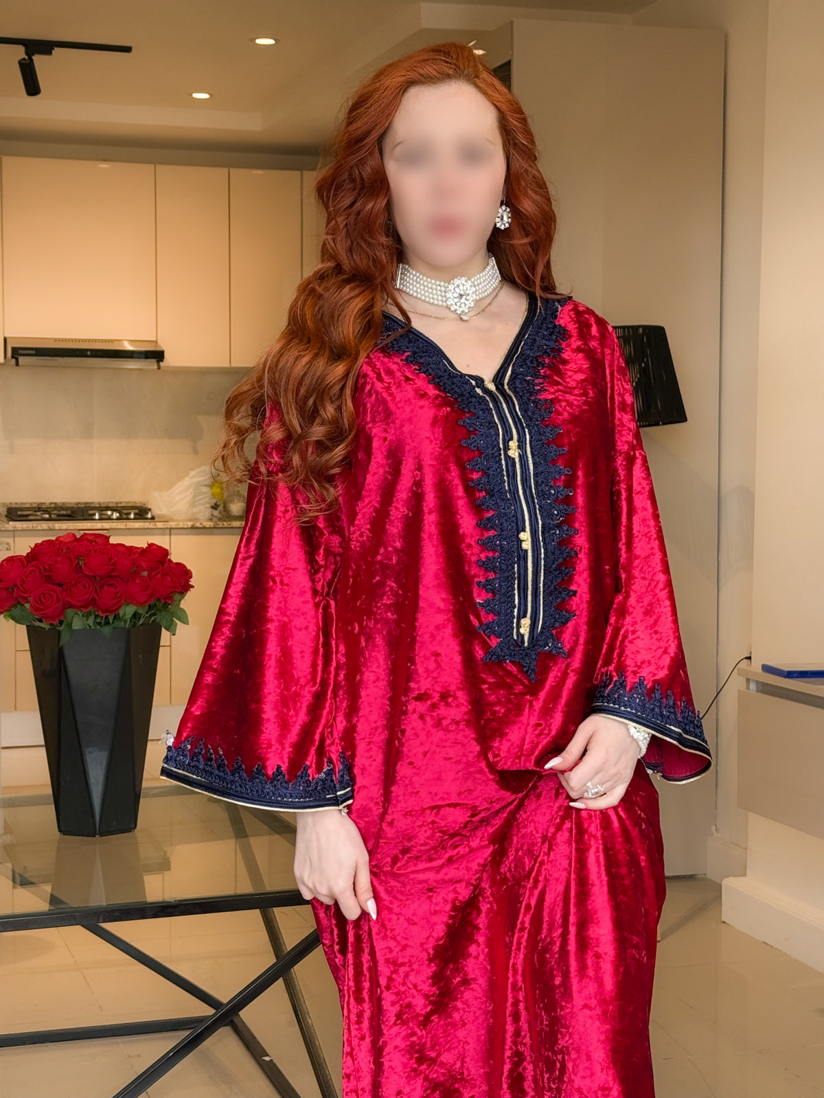 Jebba velours rouge galon bleu LINATA