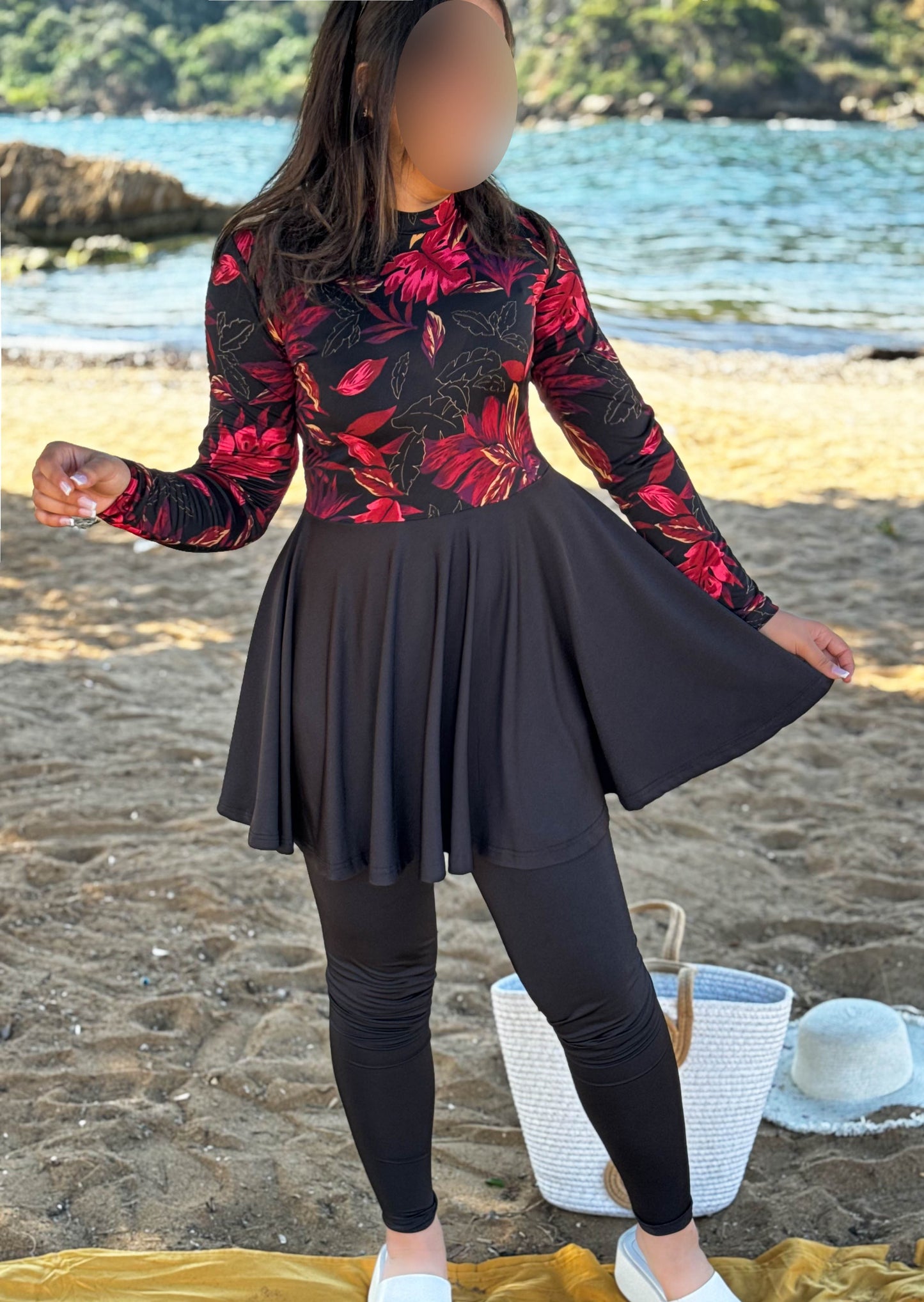 Burkini 3 pièces  noir a motif rouge Océane