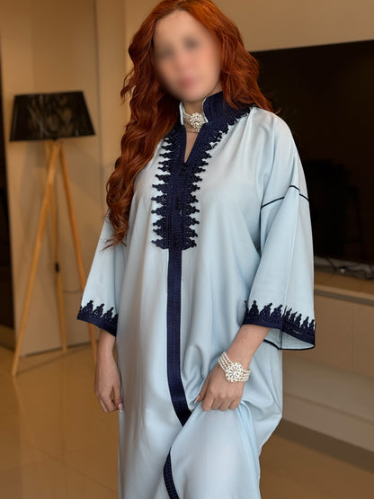 Jebba en crepe bleu ciel galon bleu nuit GAZALIA