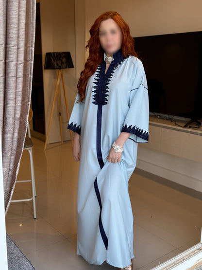 Jebba en crepe bleu ciel galon bleu nuit GAZALIA