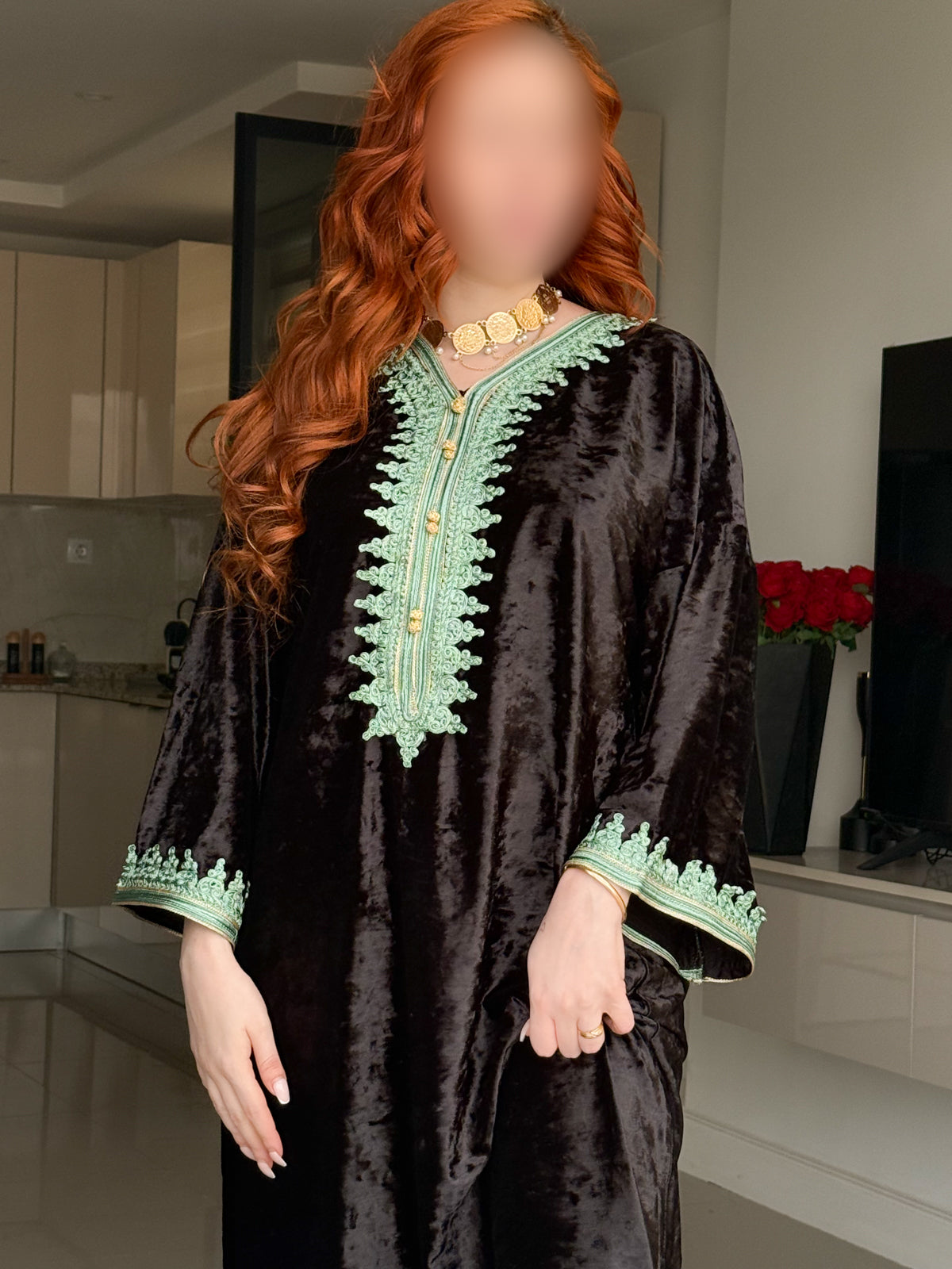 Jebba velours noir galon vert LINATA