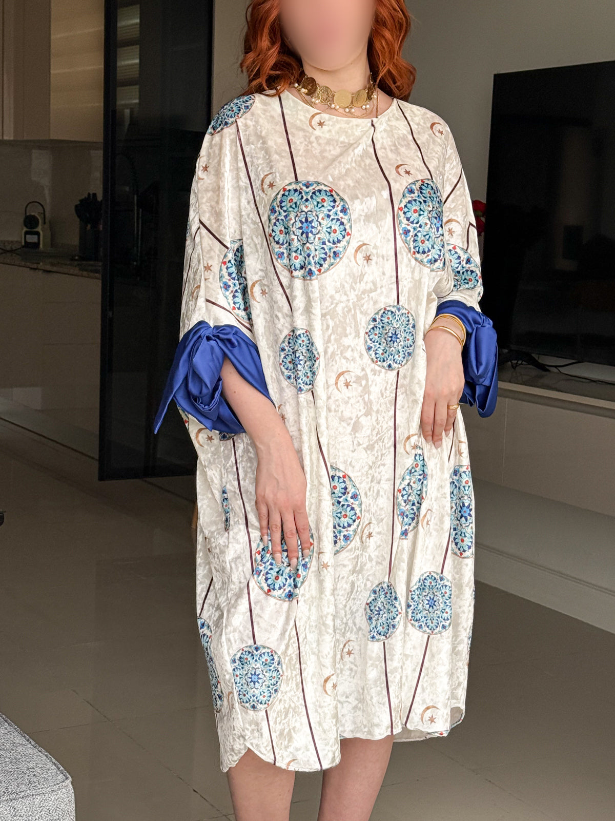 Jebba midi en velours blanche a motif bleu ZELLIGE