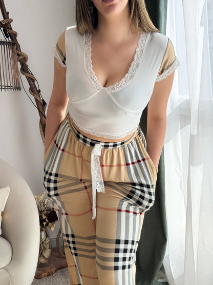 Pyjama demi manche dentelle pantalon a carreau beige SASHA