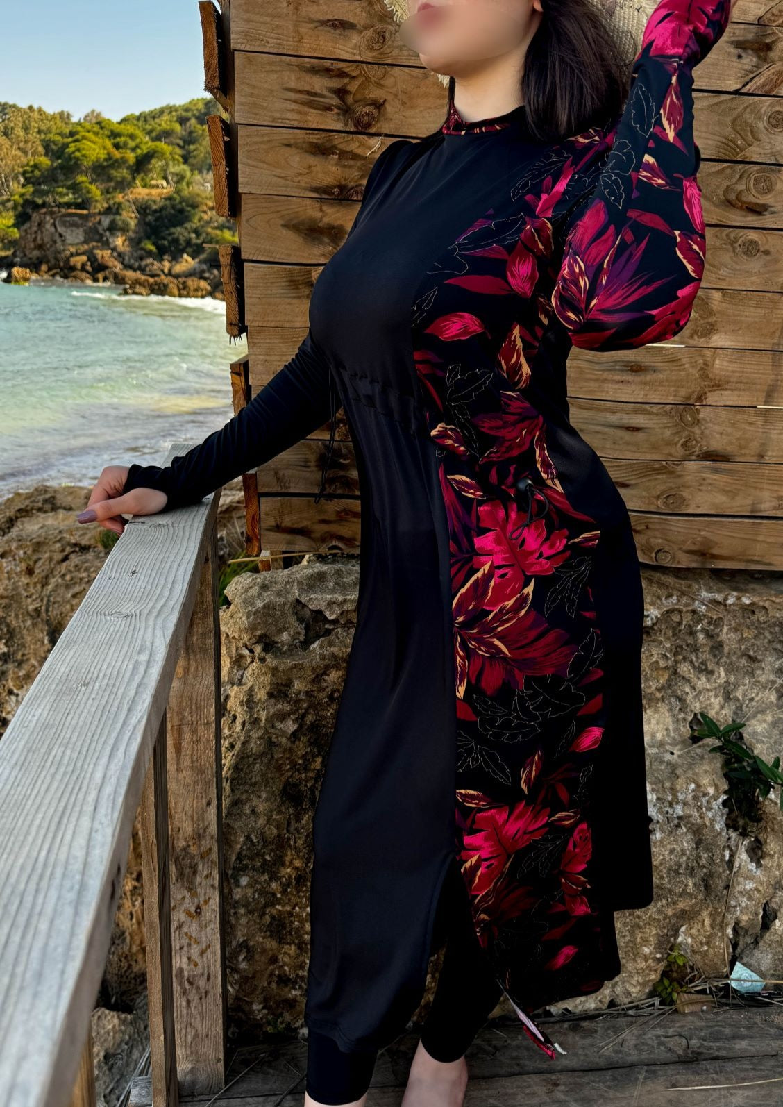Burkini 3 pièces noir a motif rouge CORALINE