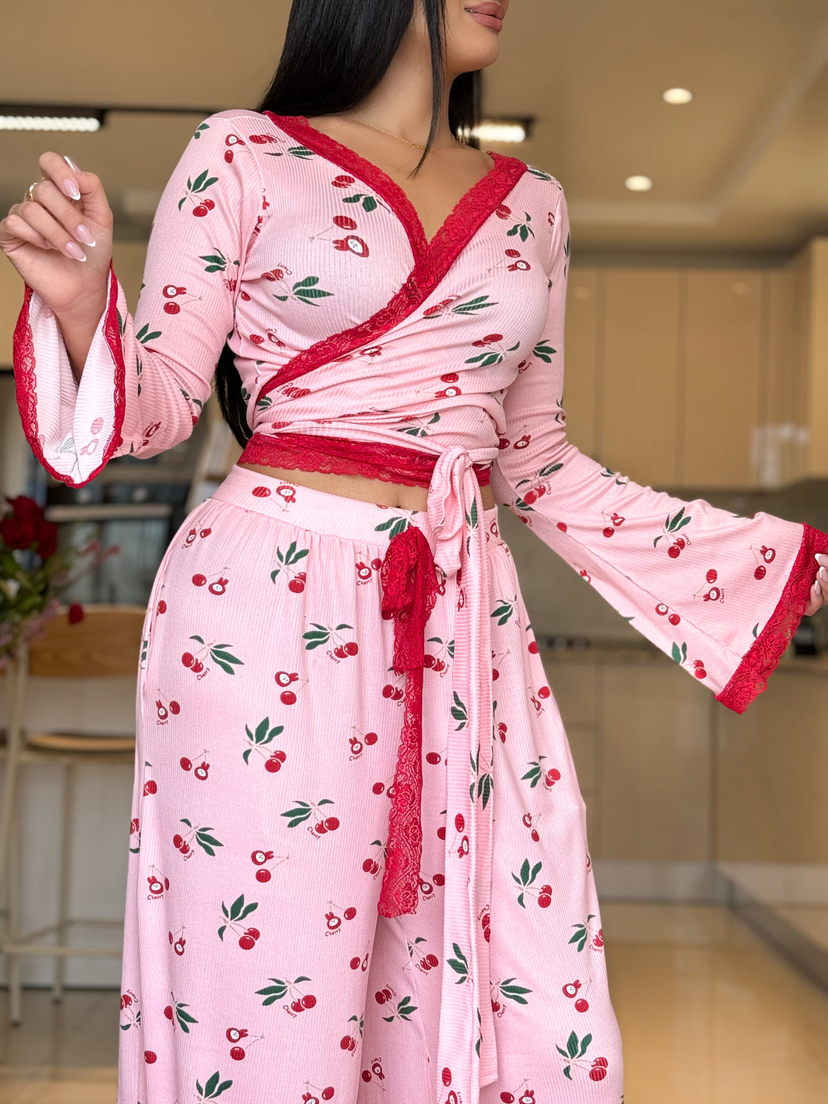 Ensemble Pilâtes manche long dentelle rose a motif cerise PUDDING