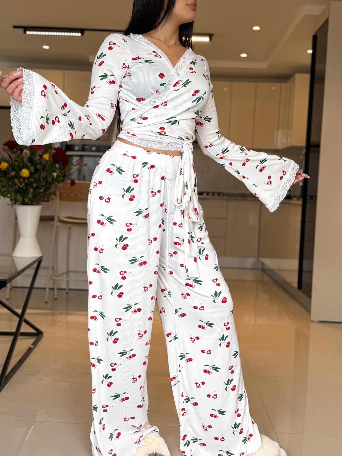 Ensemble Pilâtes manche long dentelle blanc a motif cerise PUDDING