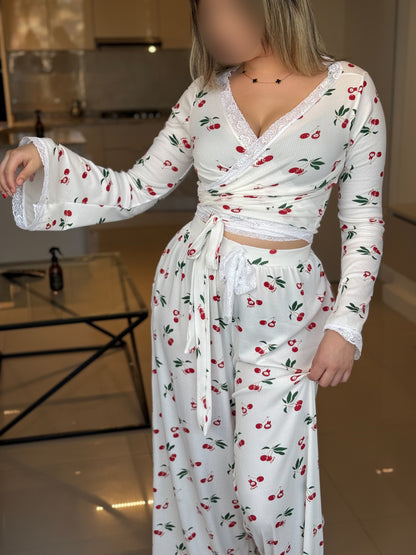 Ensemble Pilâtes manche long dentelle blanc a motif cerise PUDDING