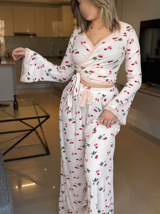 Ensemble Pilâtes manche long dentelle crevette a motif cerise PUDDING