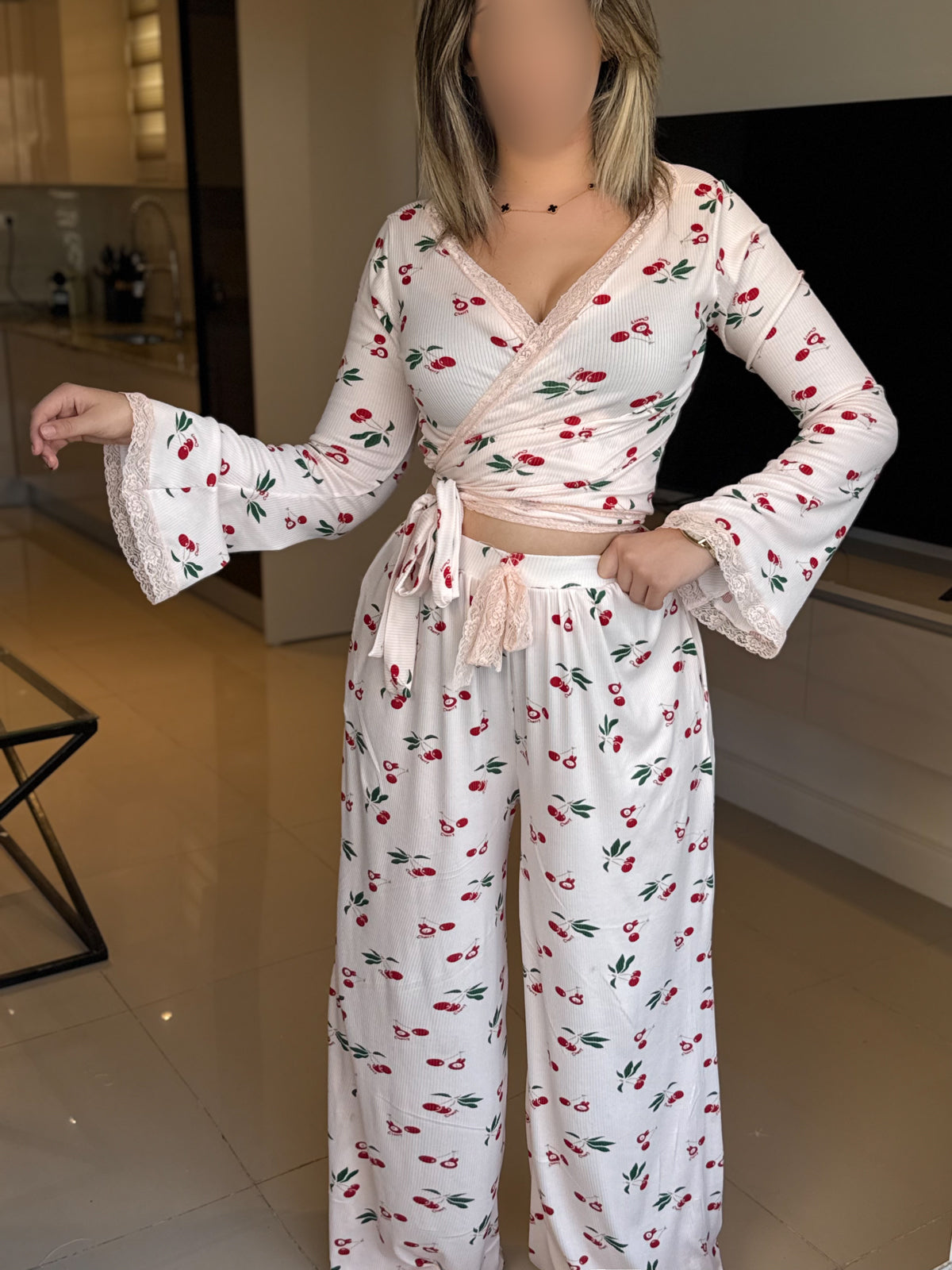 Ensemble Pilâtes manche long dentelle crevette a motif cerise PUDDING